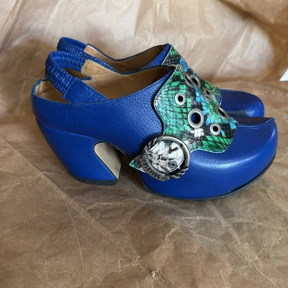 Buzz Python Prepares - Picture 3 of 6